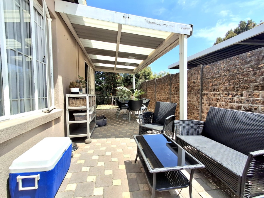 2 Bedroom Property for Sale in Eden Glen Gauteng