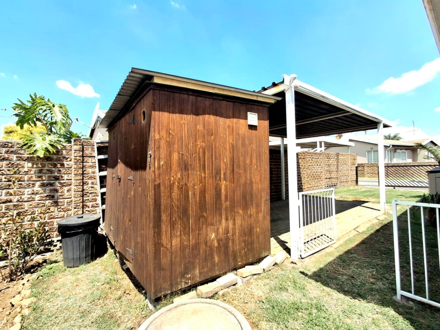 2 Bedroom Property for Sale in Eden Glen Gauteng