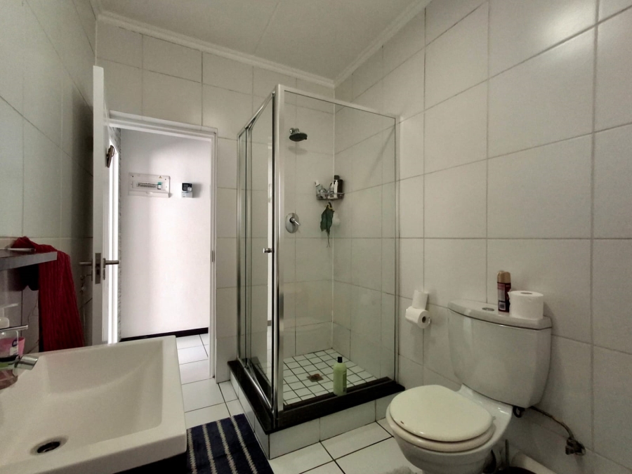 3 Bedroom Property for Sale in Greenstone Hill Gauteng