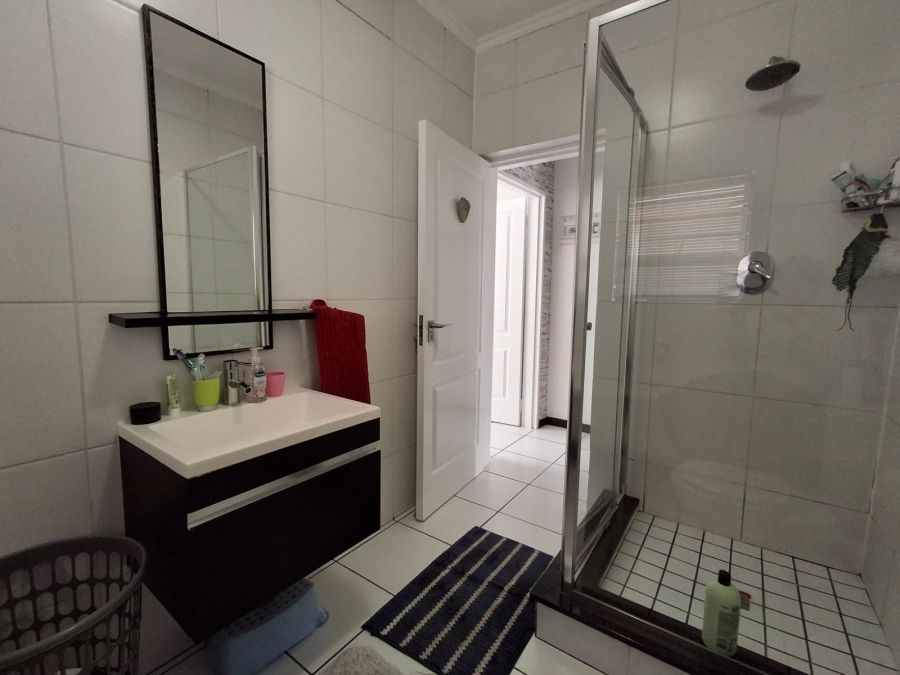 3 Bedroom Property for Sale in Greenstone Hill Gauteng