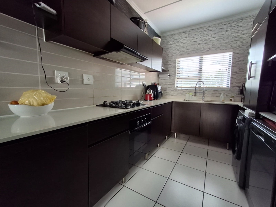 3 Bedroom Property for Sale in Greenstone Hill Gauteng