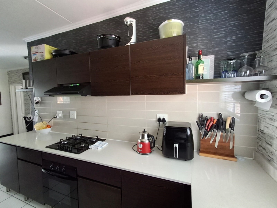 3 Bedroom Property for Sale in Greenstone Hill Gauteng