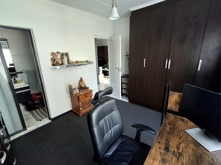 3 Bedroom Property for Sale in Greenstone Hill Gauteng