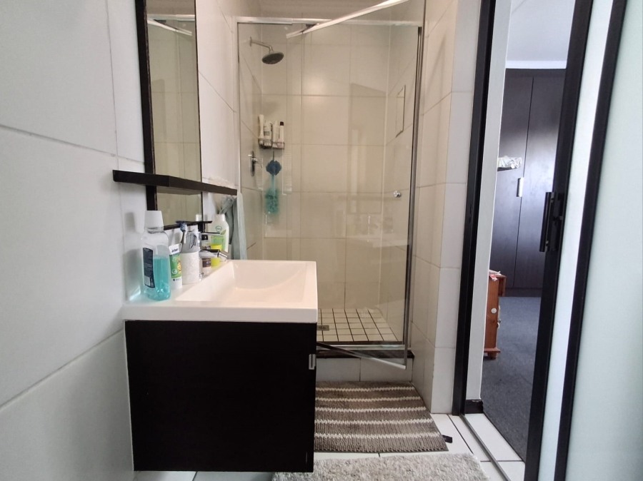 3 Bedroom Property for Sale in Greenstone Hill Gauteng