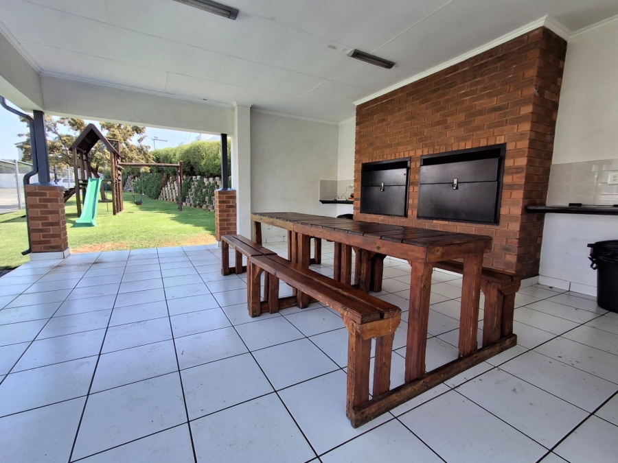 3 Bedroom Property for Sale in Greenstone Hill Gauteng