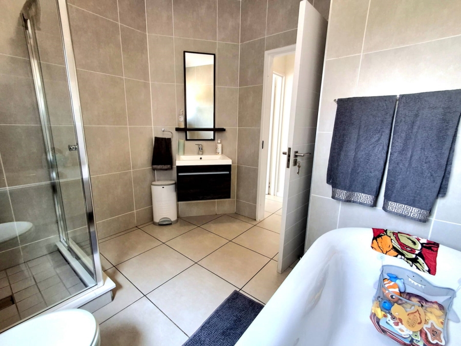 2 Bedroom Property for Sale in Westlake Eco Estate Gauteng