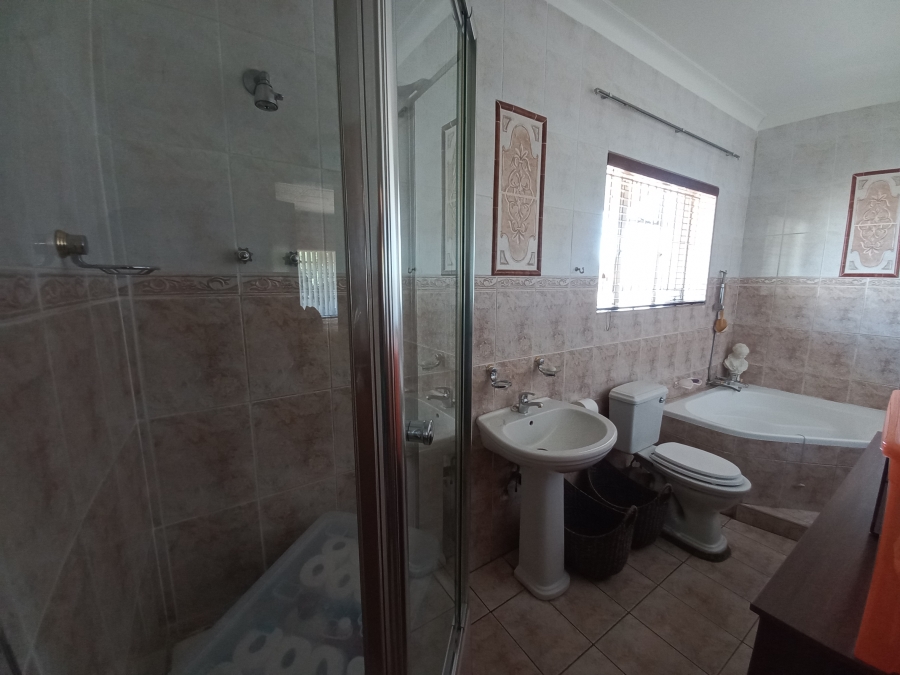 4 Bedroom Property for Sale in Croydon Gauteng