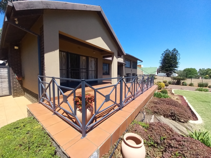 4 Bedroom Property for Sale in Croydon Gauteng