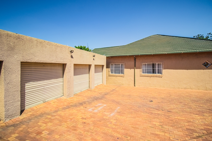 4 Bedroom Property for Sale in Fishers Hill Gauteng
