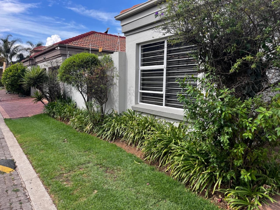 2 Bedroom Property for Sale in Eden Glen Gauteng