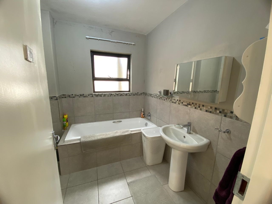 2 Bedroom Property for Sale in Primrose Hill Gauteng