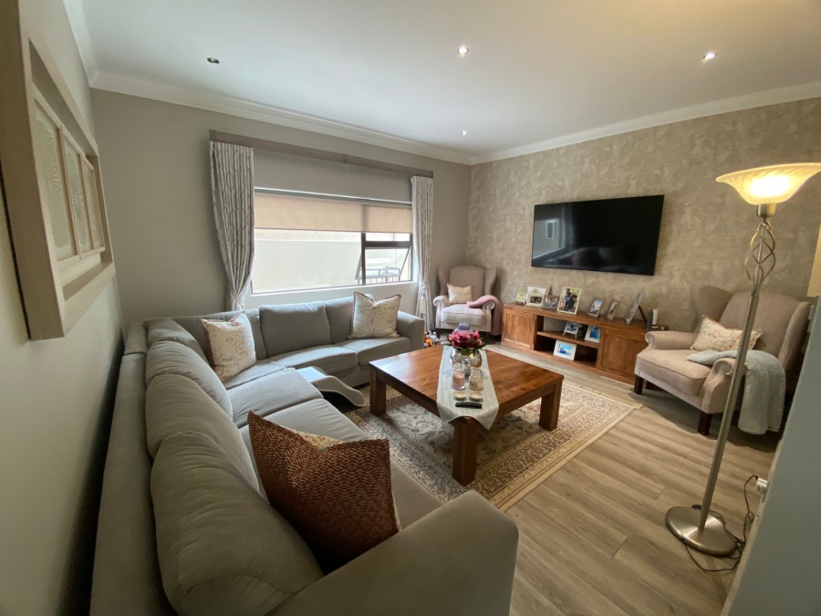 3 Bedroom Property for Sale in Greenstone Hill Gauteng