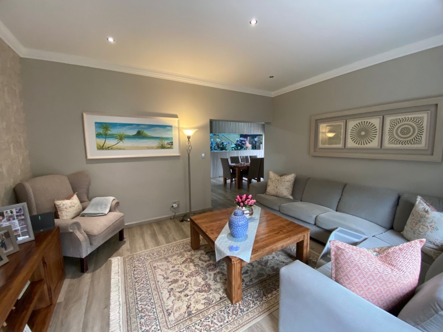 3 Bedroom Property for Sale in Greenstone Hill Gauteng