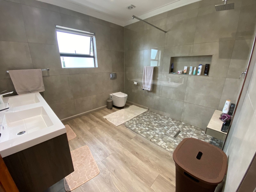 3 Bedroom Property for Sale in Greenstone Hill Gauteng