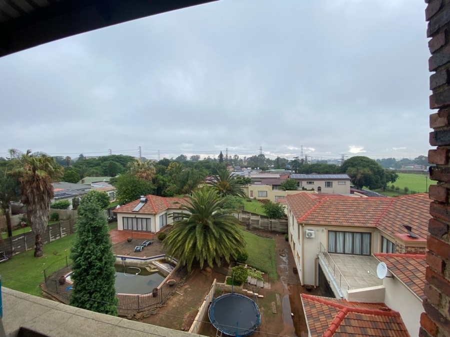 2 Bedroom Property for Sale in Wychwood Gauteng