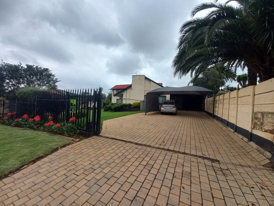 3 Bedroom Property for Sale in Croydon Gauteng