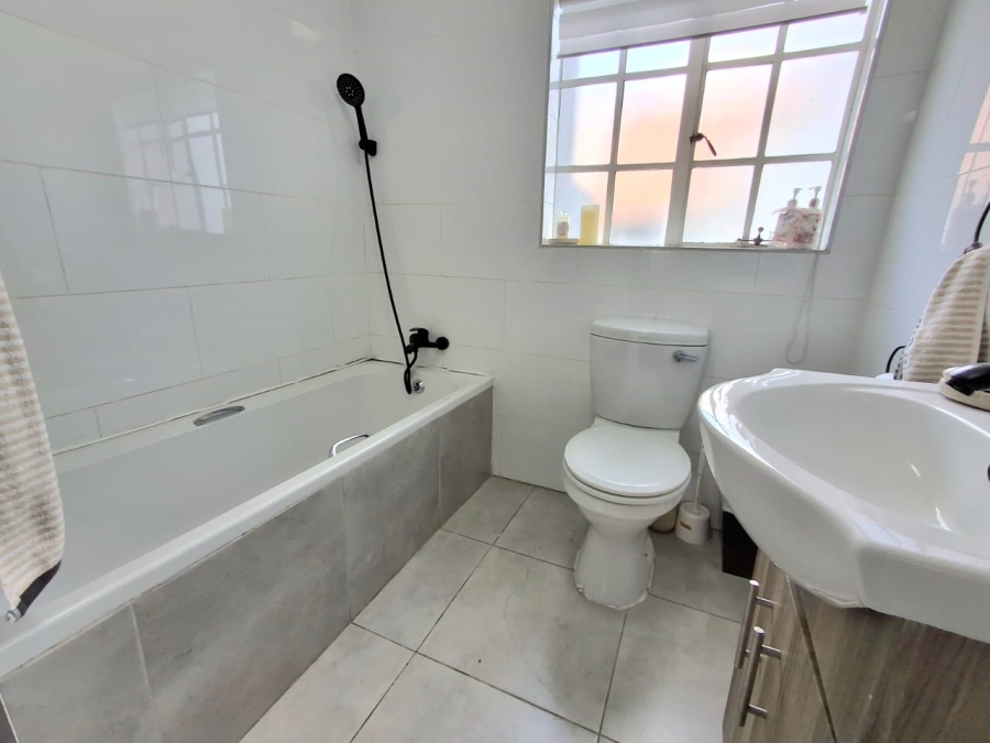 2 Bedroom Property for Sale in Eden Glen Gauteng