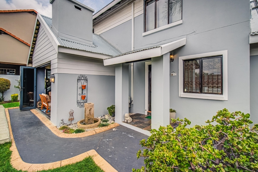 3 Bedroom Property for Sale in Greenstone Hill Gauteng