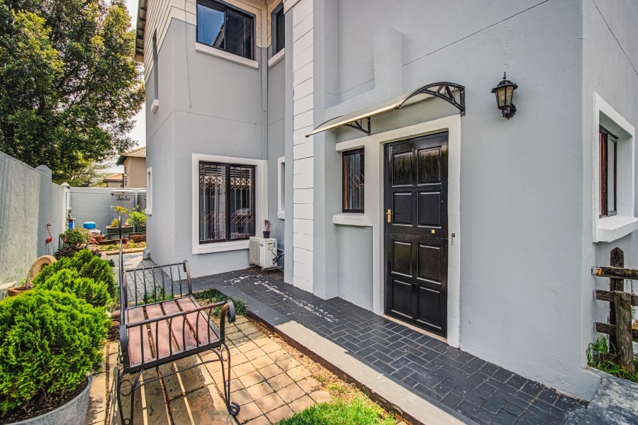 3 Bedroom Property for Sale in Greenstone Hill Gauteng