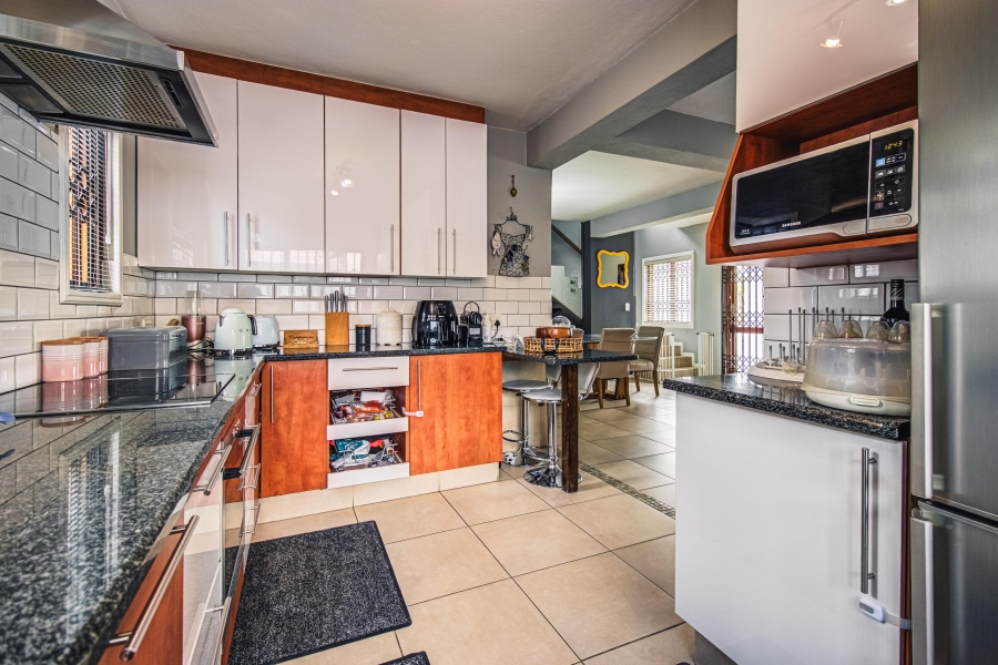 3 Bedroom Property for Sale in Greenstone Hill Gauteng