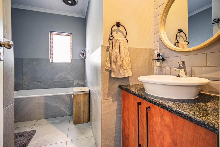 3 Bedroom Property for Sale in Greenstone Hill Gauteng