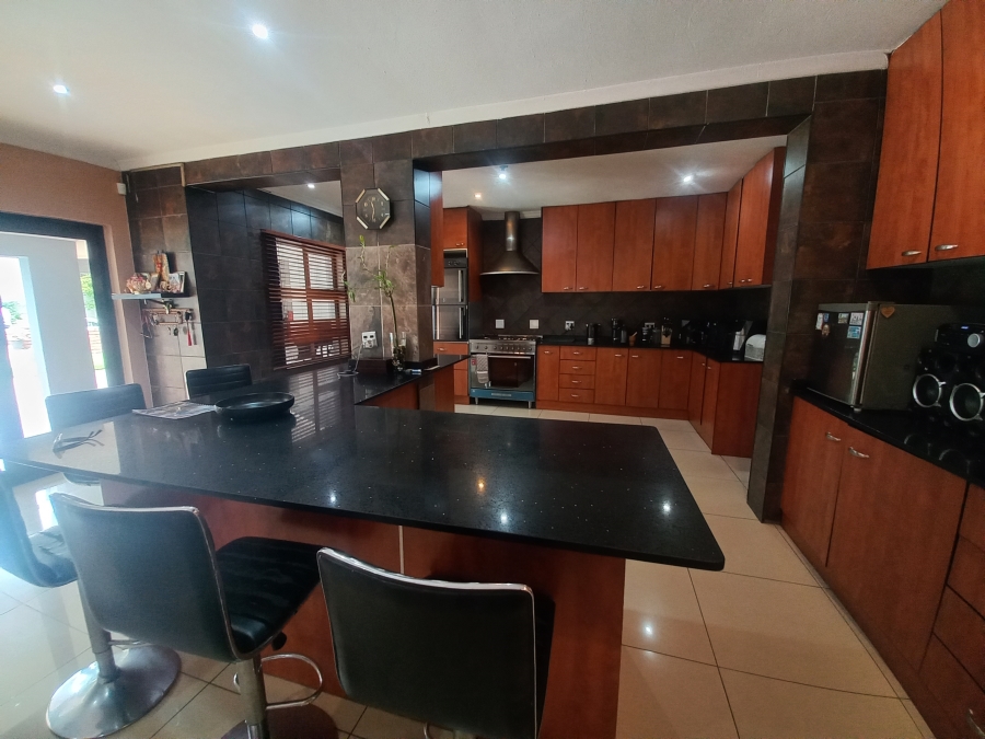 5 Bedroom Property for Sale in Croydon Gauteng