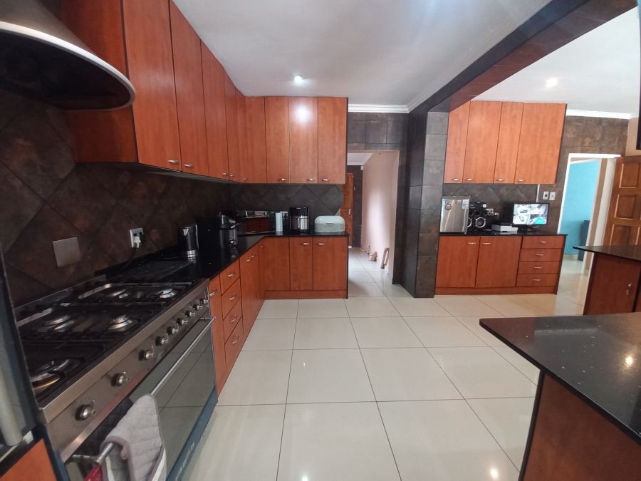 5 Bedroom Property for Sale in Croydon Gauteng