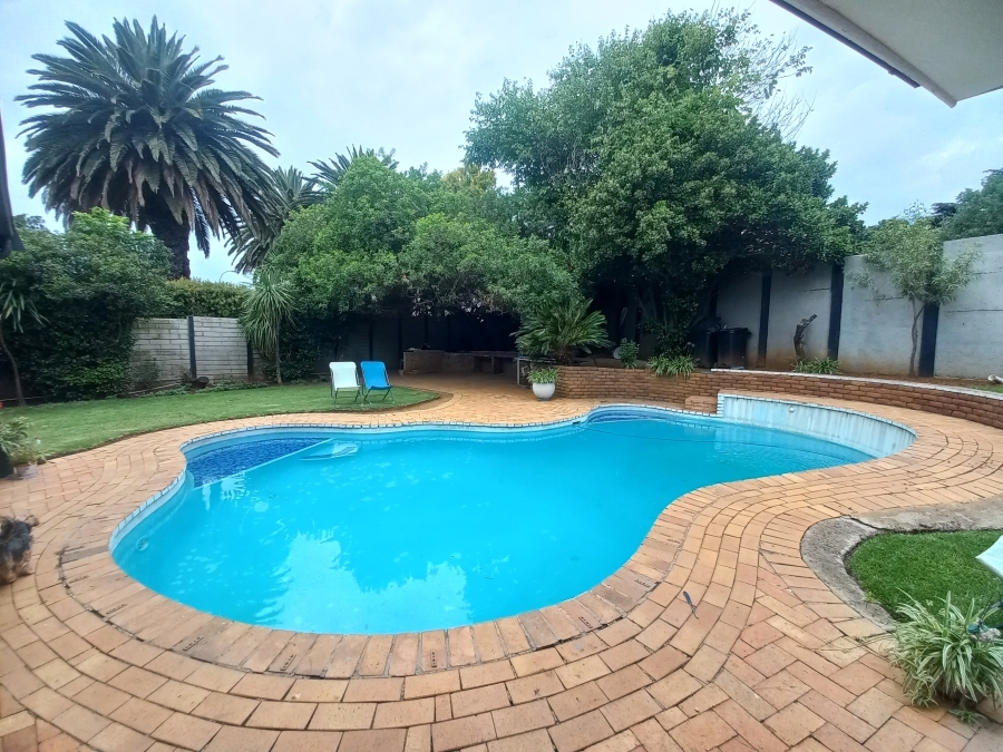 5 Bedroom Property for Sale in Croydon Gauteng