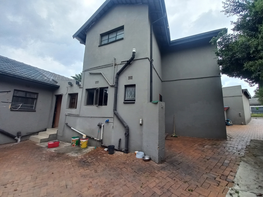 5 Bedroom Property for Sale in Croydon Gauteng