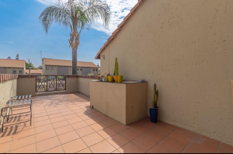 2 Bedroom Property for Sale in Dowerglen Gauteng