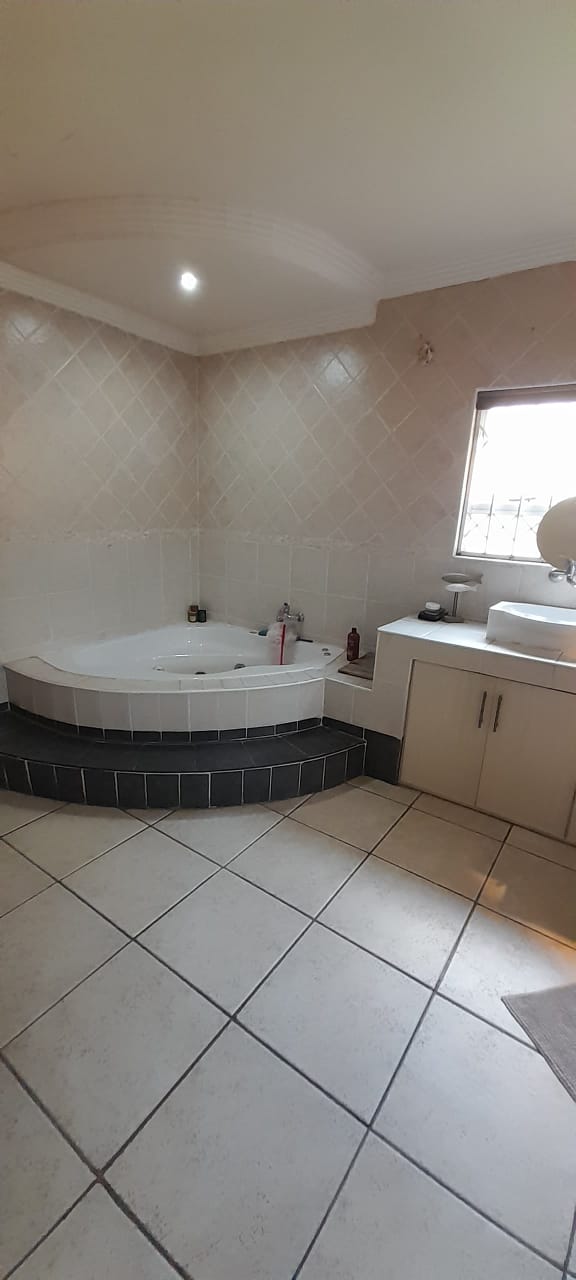 4 Bedroom Property for Sale in Vanderbijlpark SW 1 Gauteng