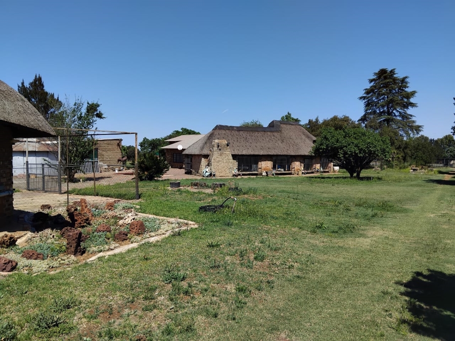 4 Bedroom Property for Sale in Mullerstuine Gauteng