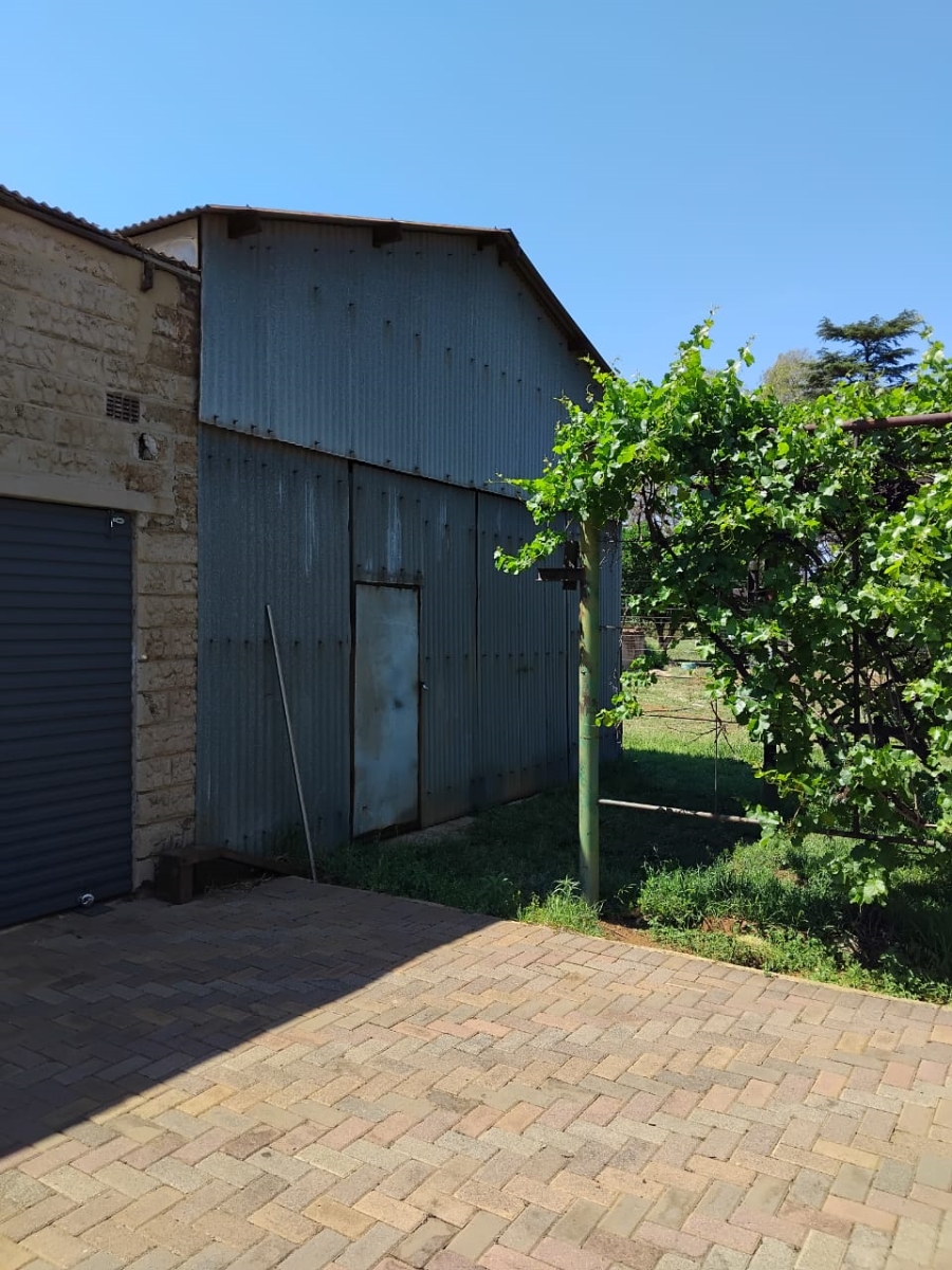 4 Bedroom Property for Sale in Mullerstuine Gauteng