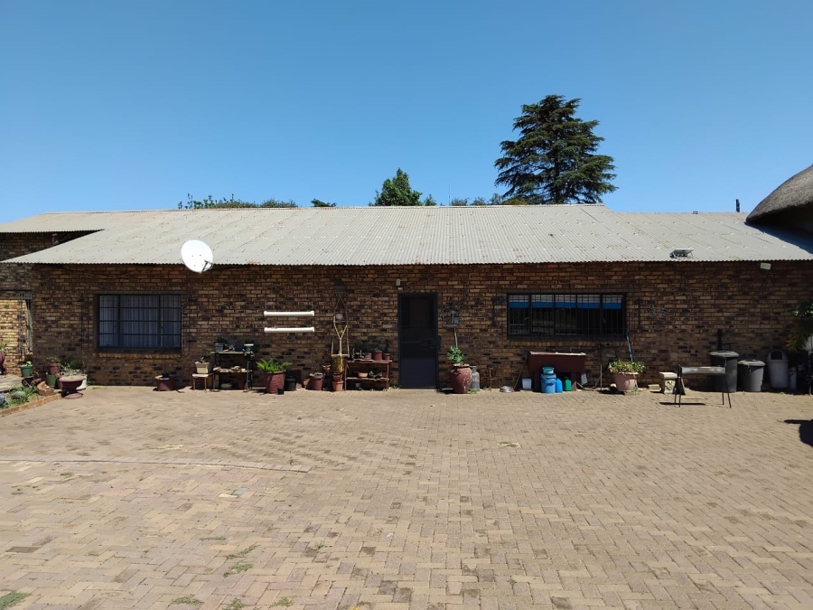 4 Bedroom Property for Sale in Mullerstuine Gauteng