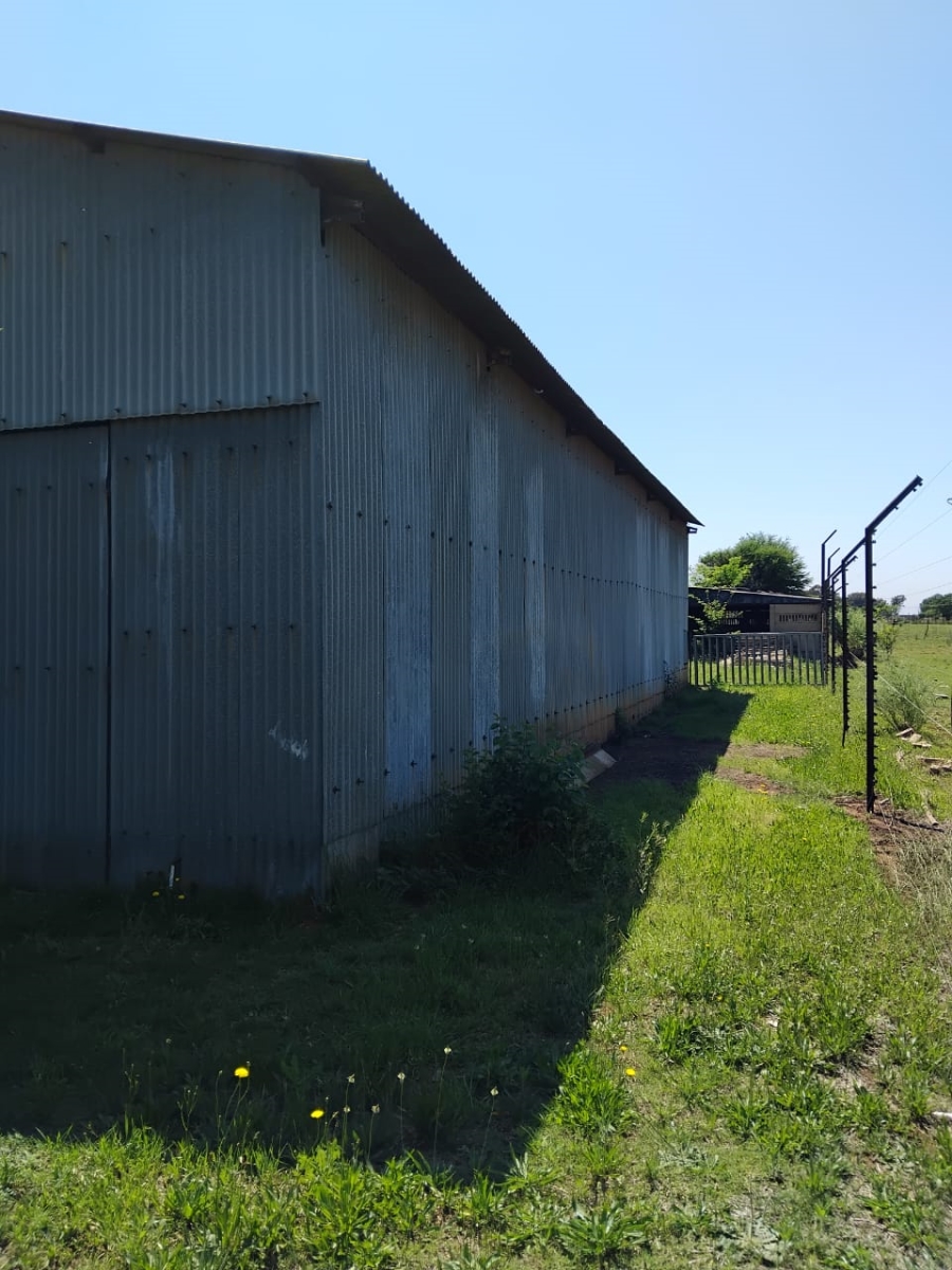 4 Bedroom Property for Sale in Mullerstuine Gauteng