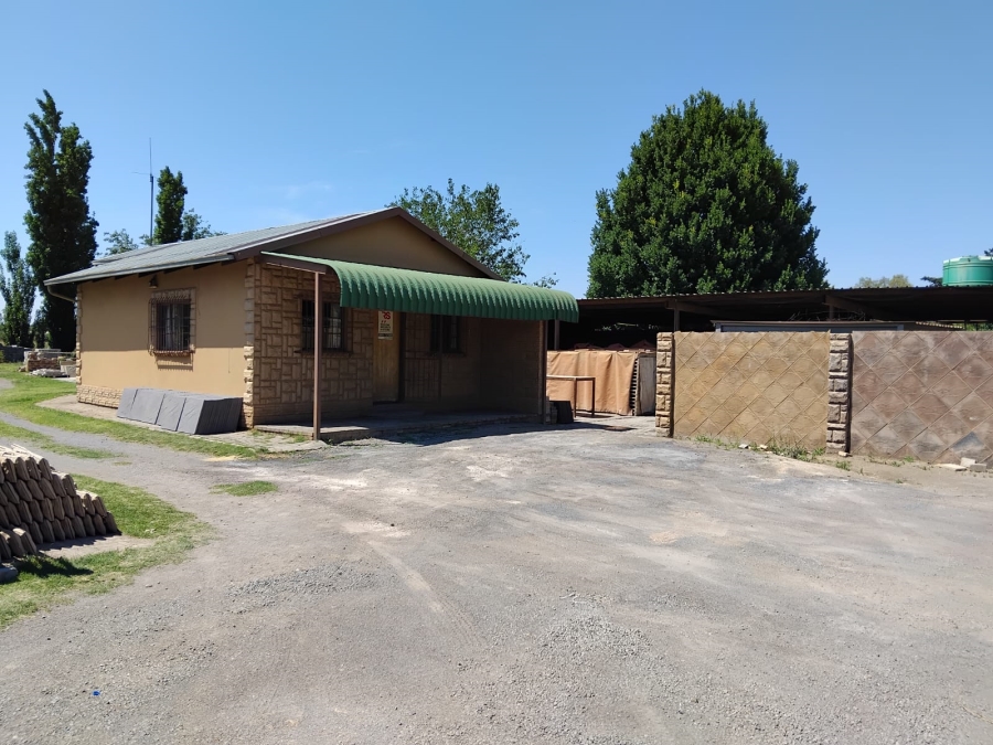 4 Bedroom Property for Sale in Mullerstuine Gauteng