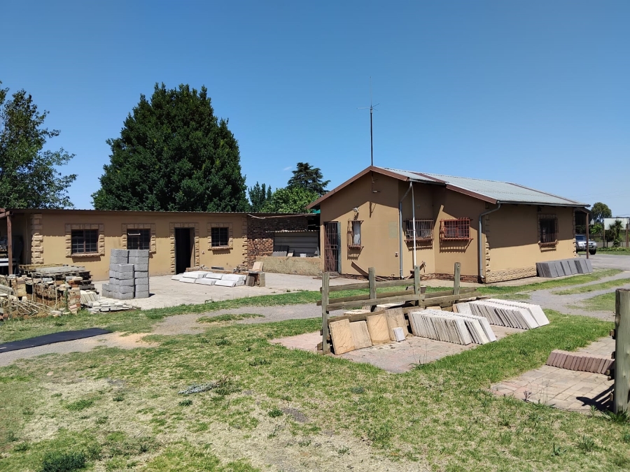 4 Bedroom Property for Sale in Mullerstuine Gauteng