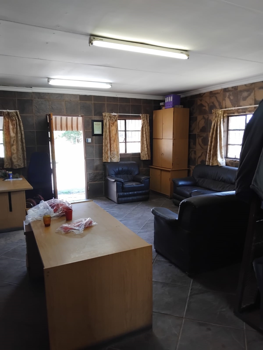 4 Bedroom Property for Sale in Mullerstuine Gauteng