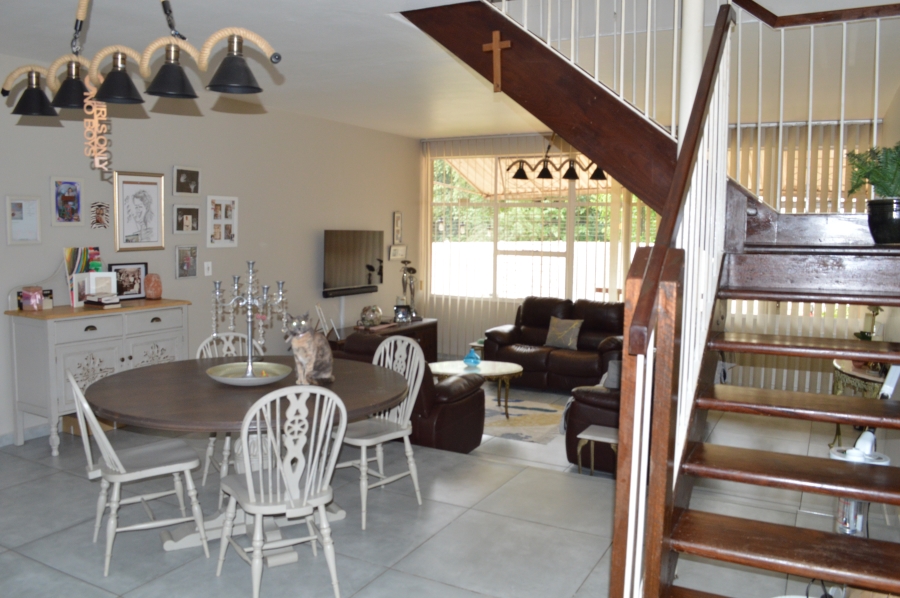 4 Bedroom Property for Sale in Three Rivers Proper Gauteng