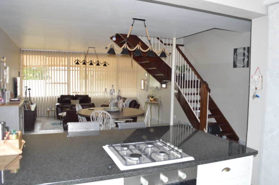 4 Bedroom Property for Sale in Three Rivers Proper Gauteng