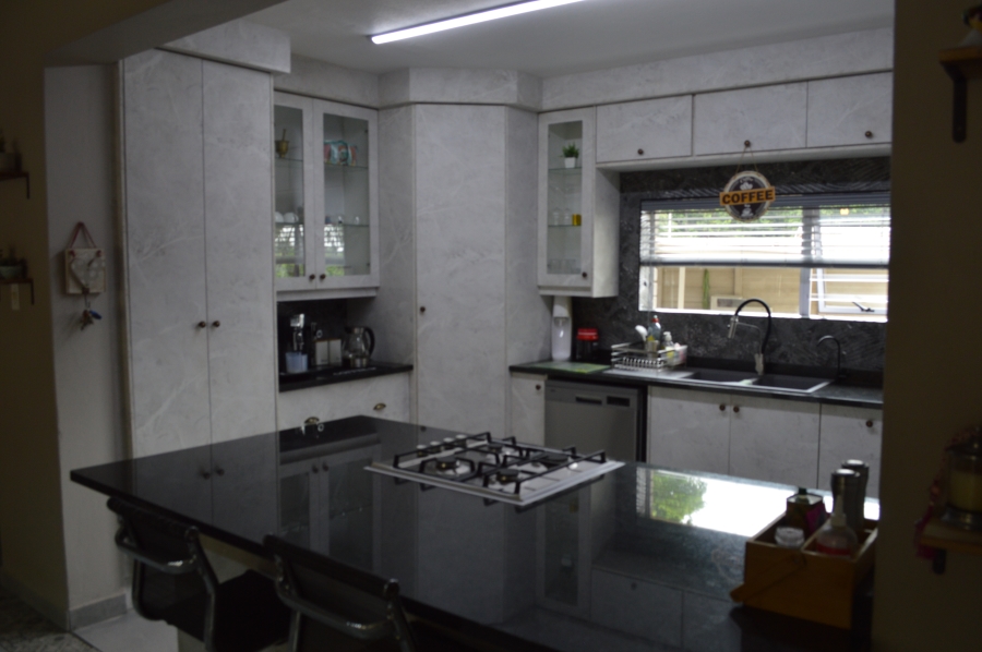 4 Bedroom Property for Sale in Three Rivers Proper Gauteng