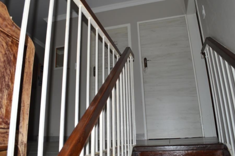 4 Bedroom Property for Sale in Three Rivers Proper Gauteng