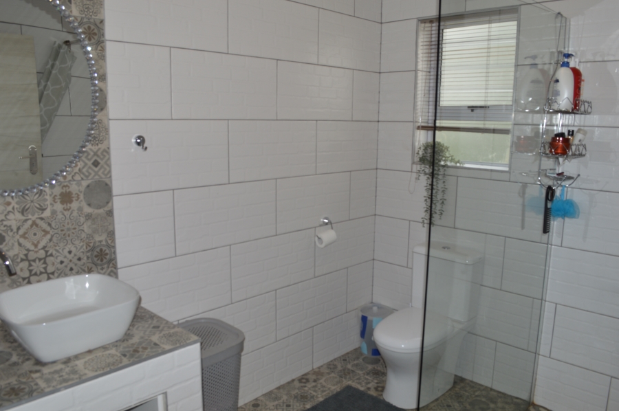 4 Bedroom Property for Sale in Three Rivers Proper Gauteng