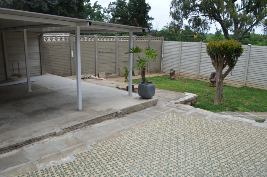 4 Bedroom Property for Sale in Three Rivers Proper Gauteng