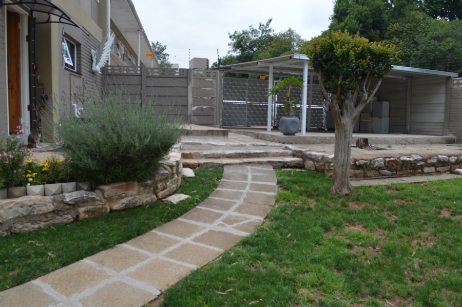 4 Bedroom Property for Sale in Three Rivers Proper Gauteng