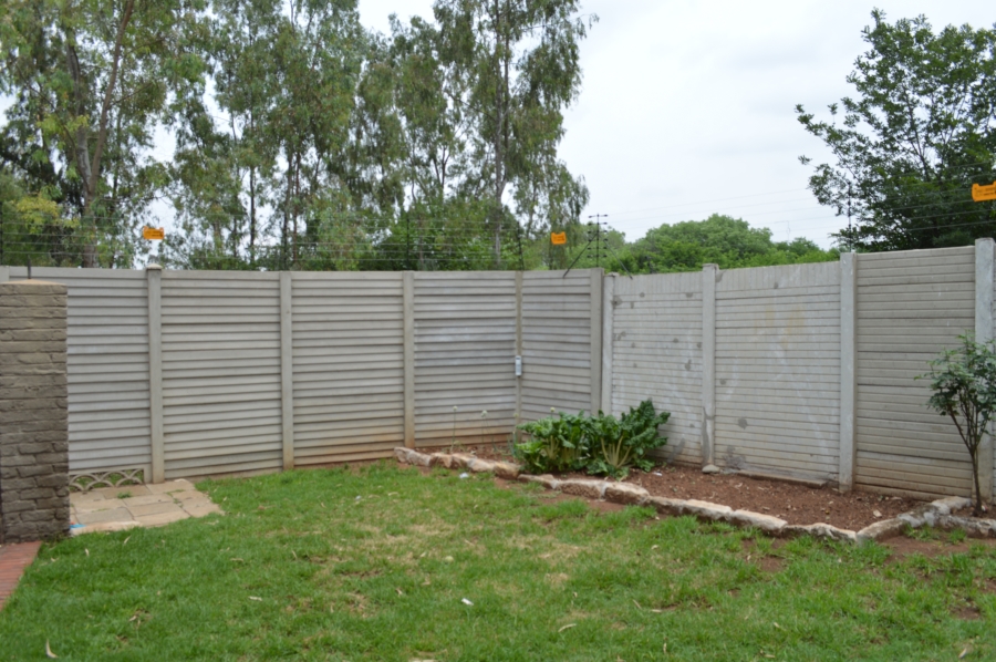 4 Bedroom Property for Sale in Three Rivers Proper Gauteng