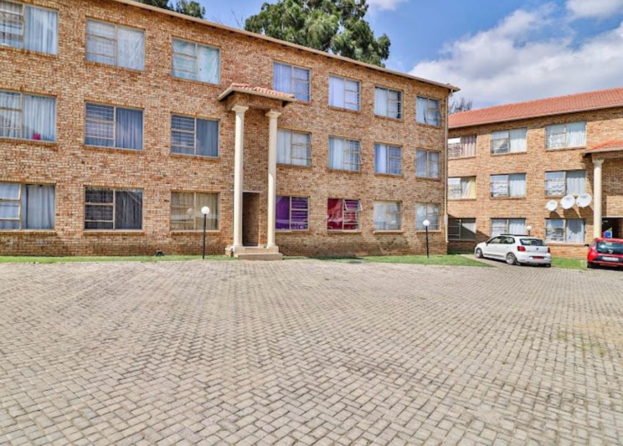2 Bedroom Property for Sale in Greenhills Gauteng
