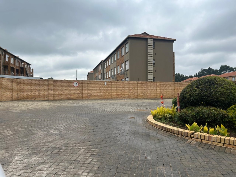 2 Bedroom Property for Sale in Greenhills Gauteng