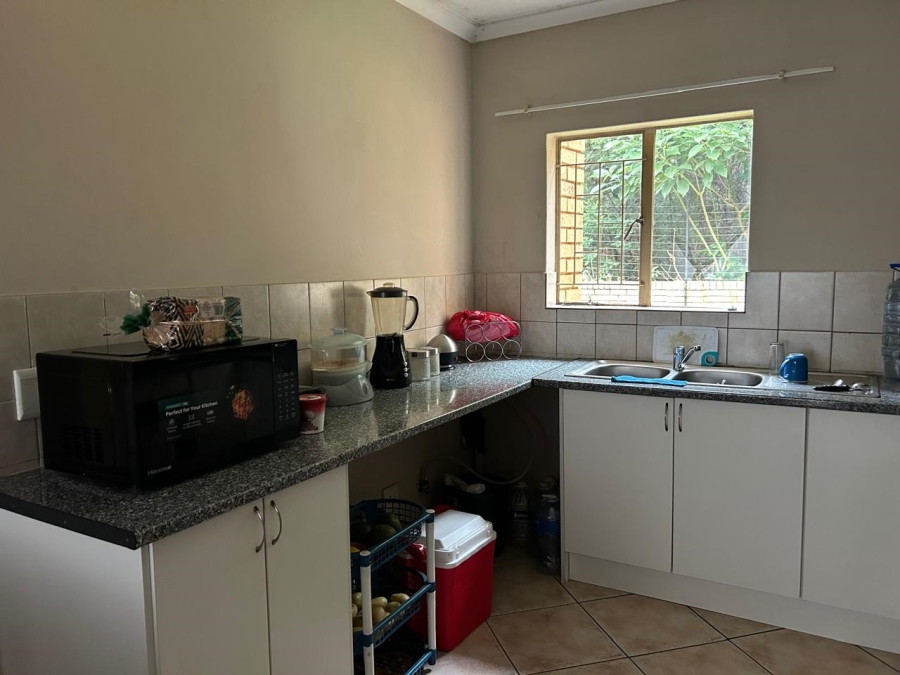 2 Bedroom Property for Sale in Greenhills Gauteng