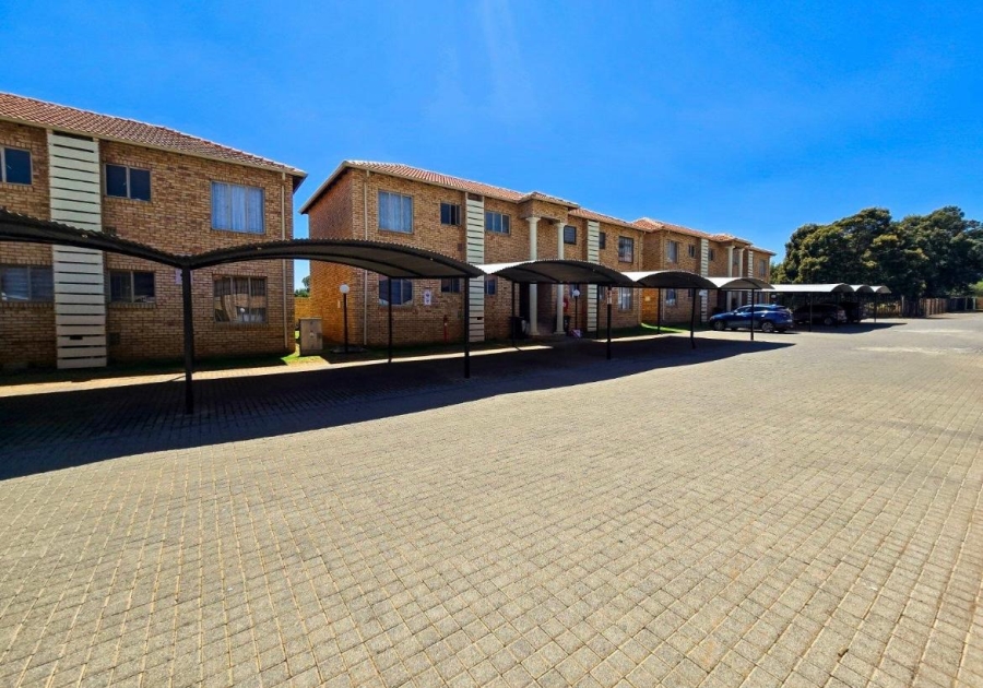 2 Bedroom Property for Sale in Greenhills Gauteng